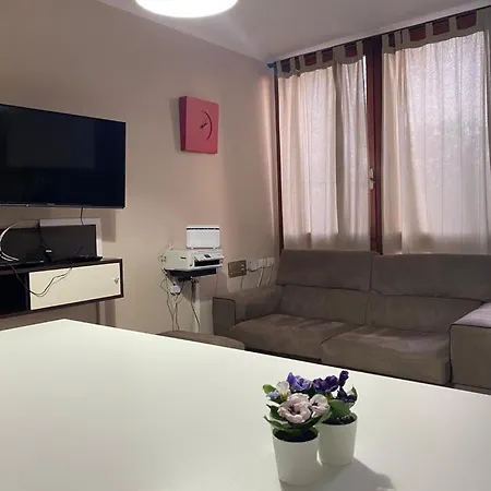 Vaghi House קליארי